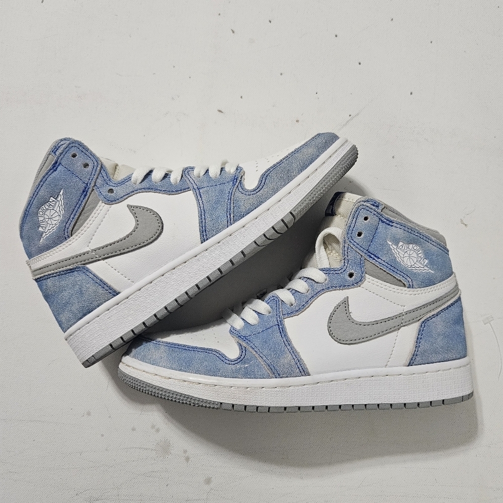 Air Jordan 1 Retro High OG GS Hyper Royal/White Size 5Y